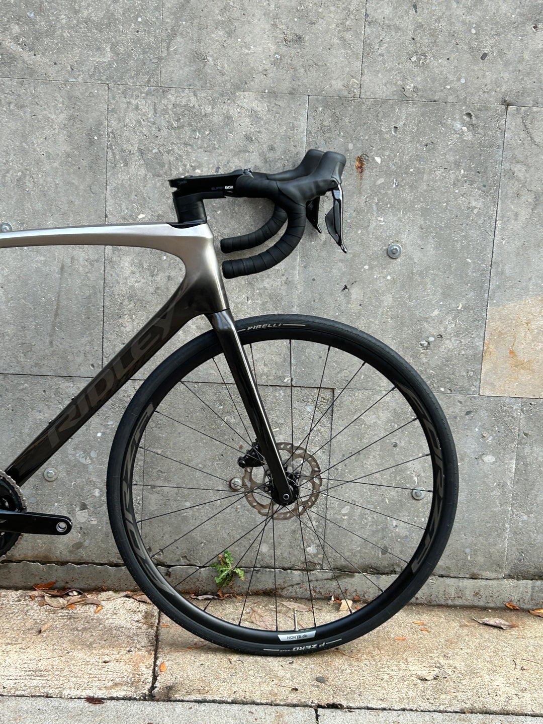 Ridley Fenix SLiC Road Bike (Shimano 105 Di2) Ex-Demo Size M (57)