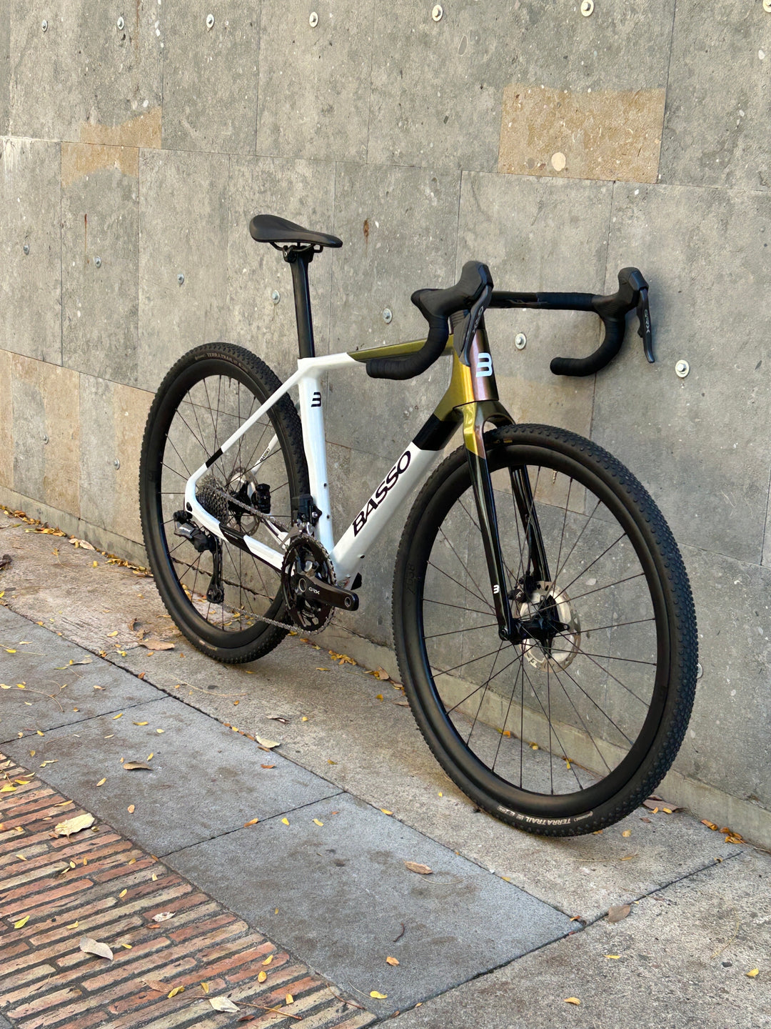 Basso Palta (Shimano GRX di2 2x) Microtech RG38 Levita Bar Ex-Demo 2025 Size S