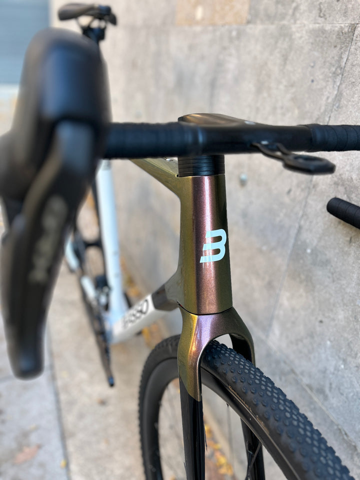 Basso Palta II Bicicleta Gravel (Shimano GRX di2 2X) RG 38 Ruedas de Carbono Talla XL- EX - Demo