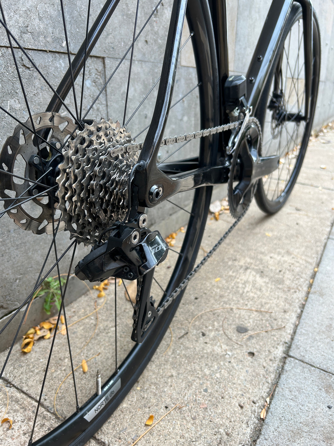 Ridley Fenix SLiC (Shimano 105 Di2) Road Bike  2024 Ex-Demo