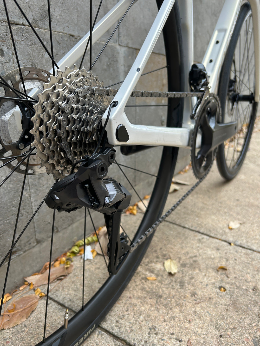 Colnago V4RS (Ultegra Di2 / Alu Wheels) - 420 / 2025 Ex-Rental