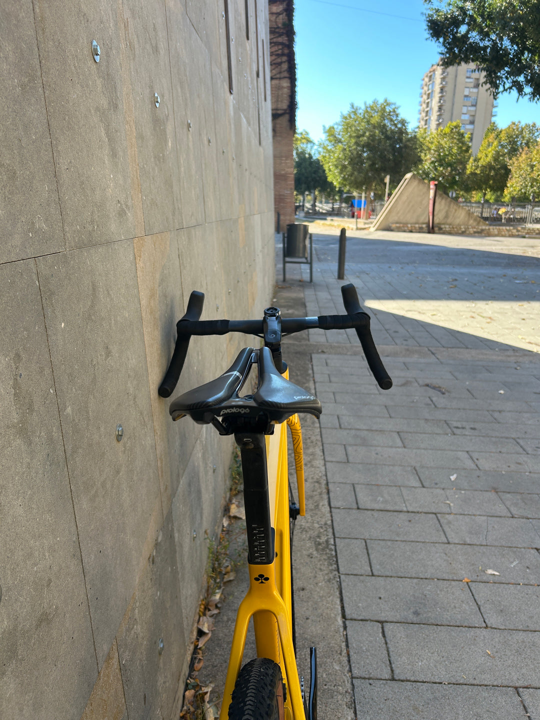 Colnago G4-X (SRAM Rival / Rodes d'alumini) - 450 / 2025 Ex-Rental (2)