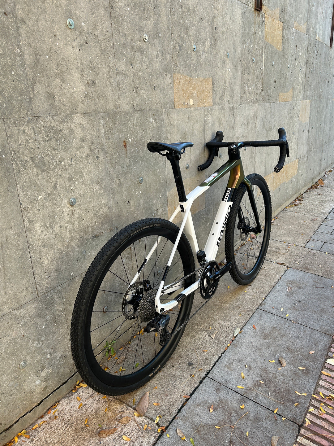 Basso Palta (Shimano GRX di2 2x) Microtech RG38 Levita Bar Ex-Demo 2025 Size S