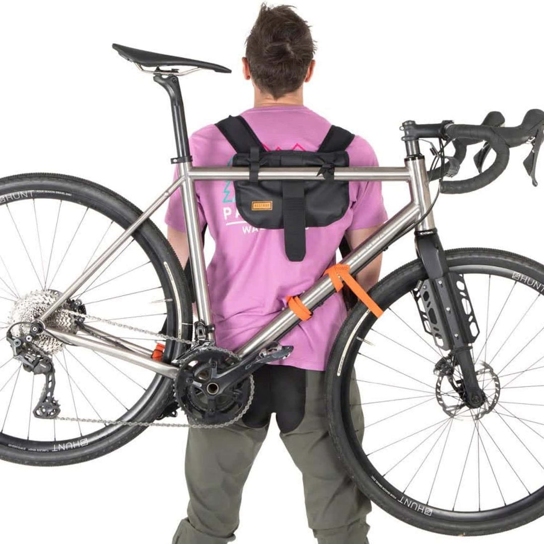Cómo volver a sujetar el arnés de la bicicleta