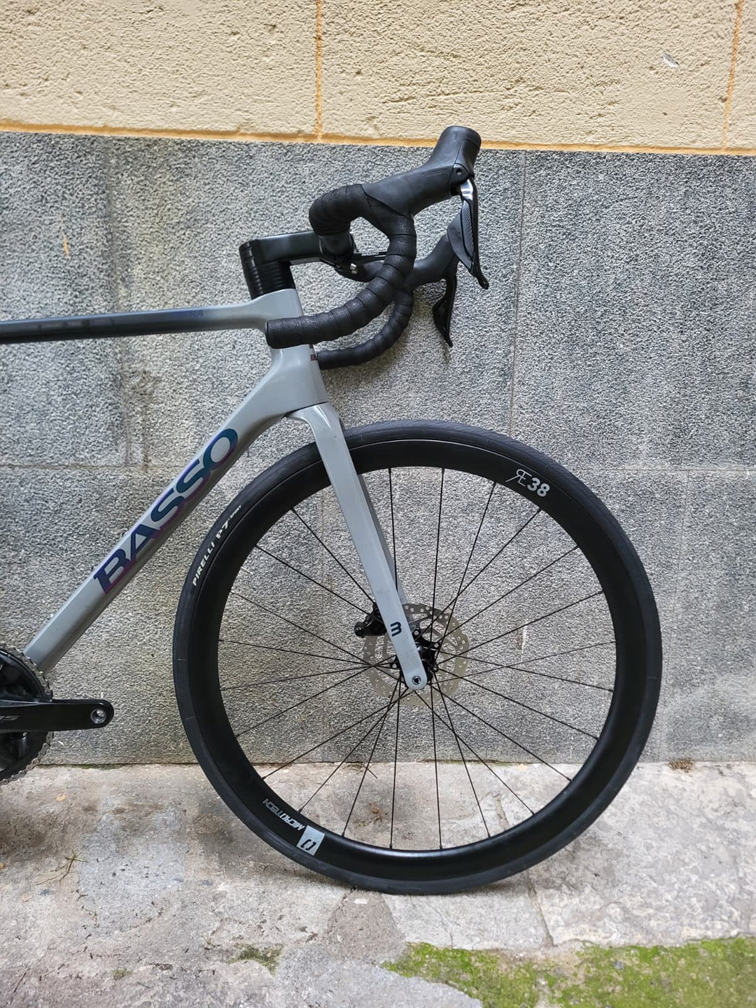 Bicicleta de carretera Basso Astra Disc (Shimano 105 di2) Ex-Demo - Mida 51