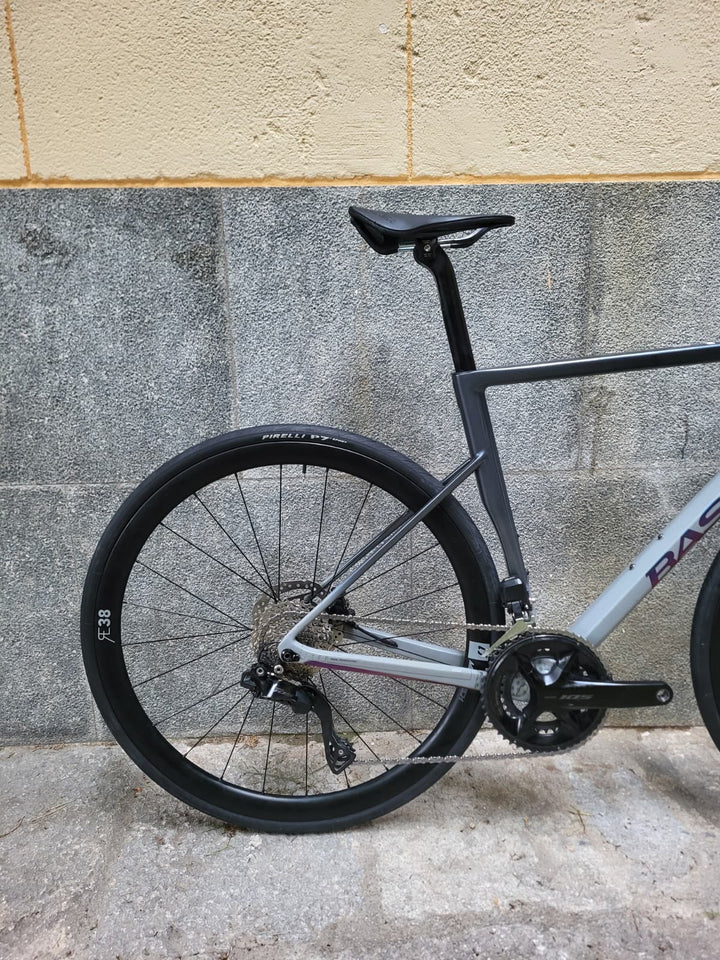 Bicicleta de carretera Basso Astra Disc (Shimano 105 di2) Ex-Demo - Mida 51