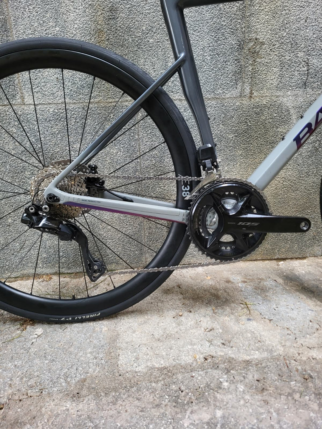 Bicicleta de carretera Basso Astra Disc (Shimano 105 di2) Ex-Demo - Mida 51