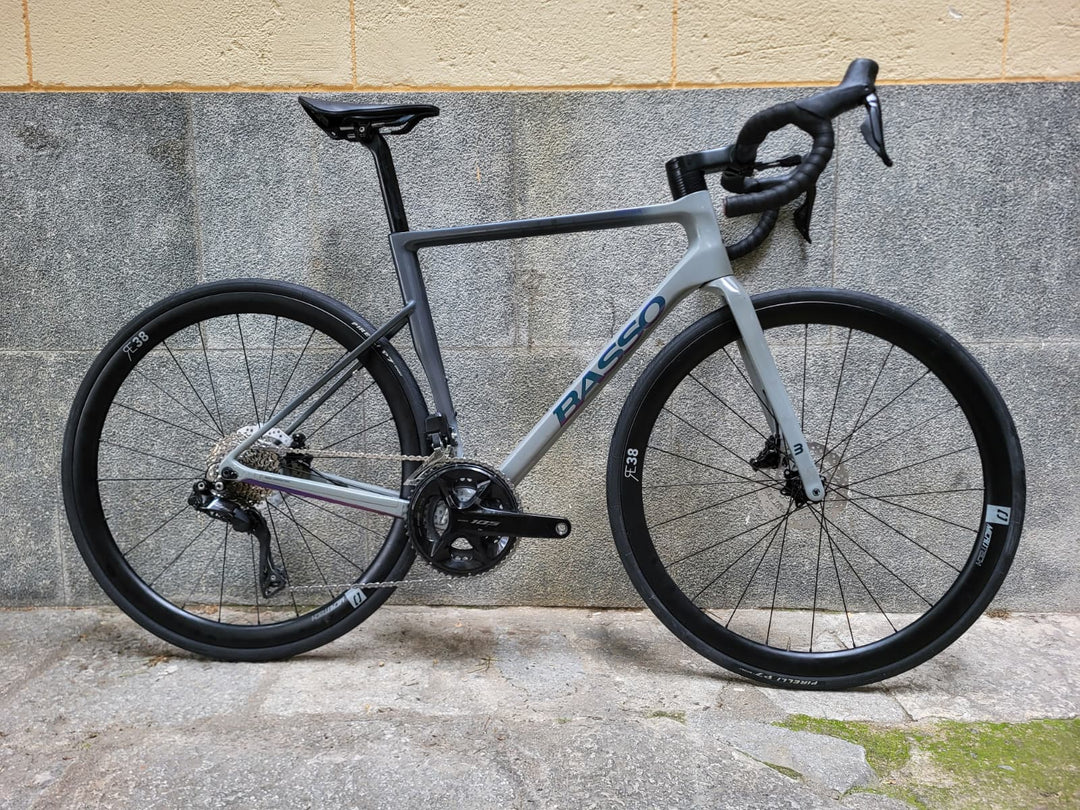 Bicicleta de carretera Basso Astra Disc (Shimano 105 di2) Ex-Demo - Mida 51