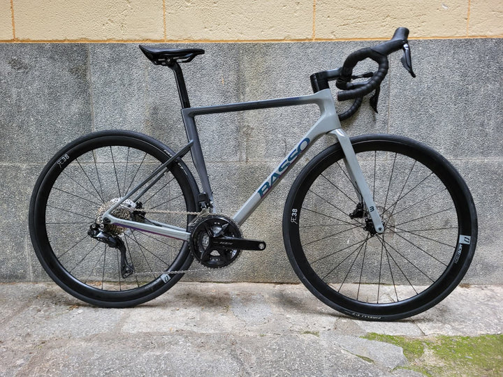 Bicicleta de carretera Basso Astra Disc (Shimano 105 di2) Ex-Demo - Mida 51