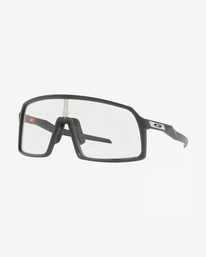 Oakley Sutro Matte Carbon / Clear Photochromic