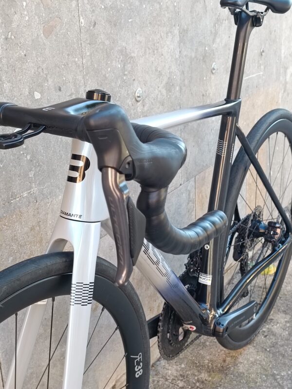 Basso Diamante Disc Road Bike RE38 Shimano Ultegra Di2 2023 Ex Demo 51 cm 11 1 scaled