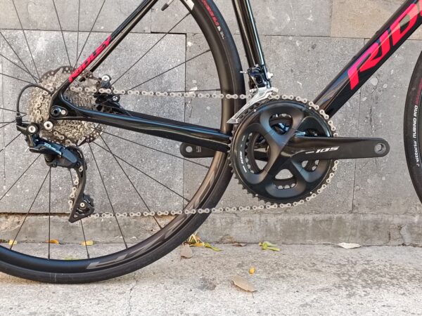 Ridley Fenix SL Disc Road Bike Shimano 105 2023 Ex Demo 57 cm Black 2 1 scaled
