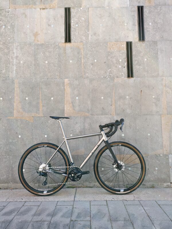 J Guillem Atalaya Titanium Gravel Bike Shimano GRX 2x12 6 1 scaled