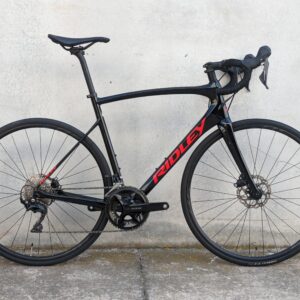 Ridley Fenix SL Disc Road Bike (Shimano 105) 2023 Ex-Demo M Black/Red